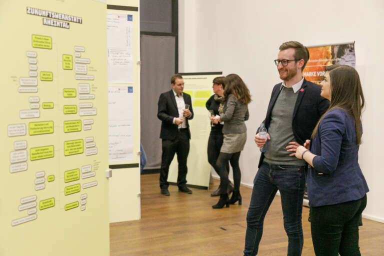 Die Eröffnung der Ausstellung zog viel Prominenz an