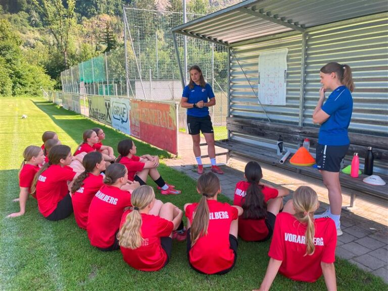 Mädchen im Mannschaftssport Vorarlberg Vorarlberg chancenreich Sport Mädchen