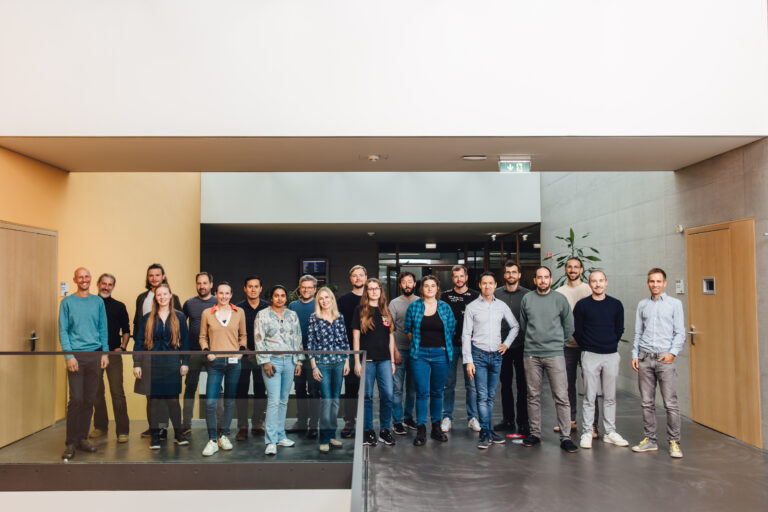 Das Team des Forschungszentrums Energie im Gebäude der FH Vorarlberg