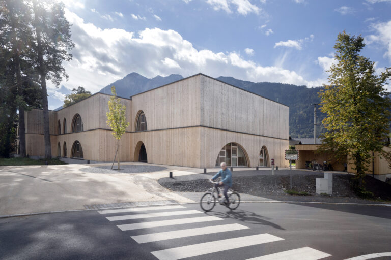 Kinderhaus mit Vorplatz in Nenzing