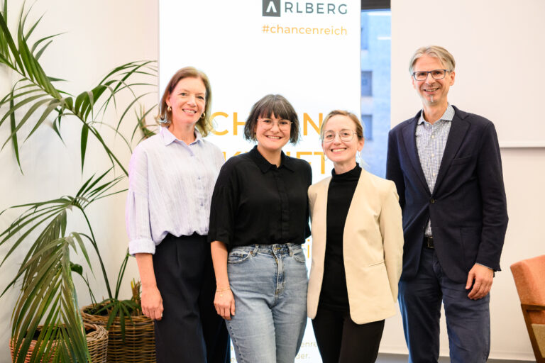 V.r.: Alexander Kappaurer, Marke Vorarlberg, Margarita Köhl und Marilena Tumler, FH Vorarlberg - Fachbereich Gestaltung und Christina Meusburger, Marke Vorarlberg