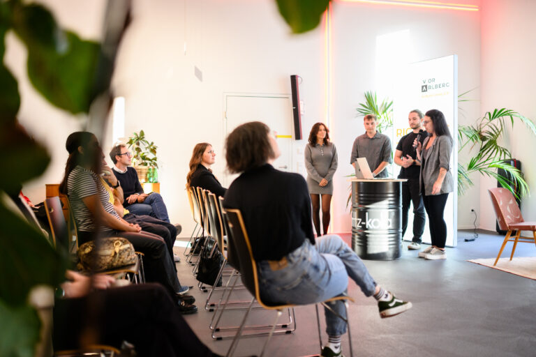 Studierende der Intermedia